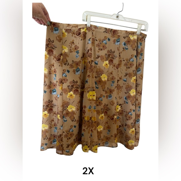 Jaclyn Smith Dresses & Skirts - PRETTY NEUTRAL FLORAL  PRINT FULLY LINED SKIRT   SPRING PLUS:   2X         #7